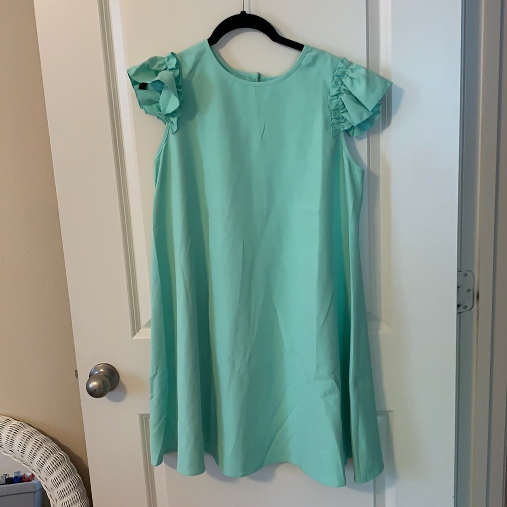 Flutter sleeve dress